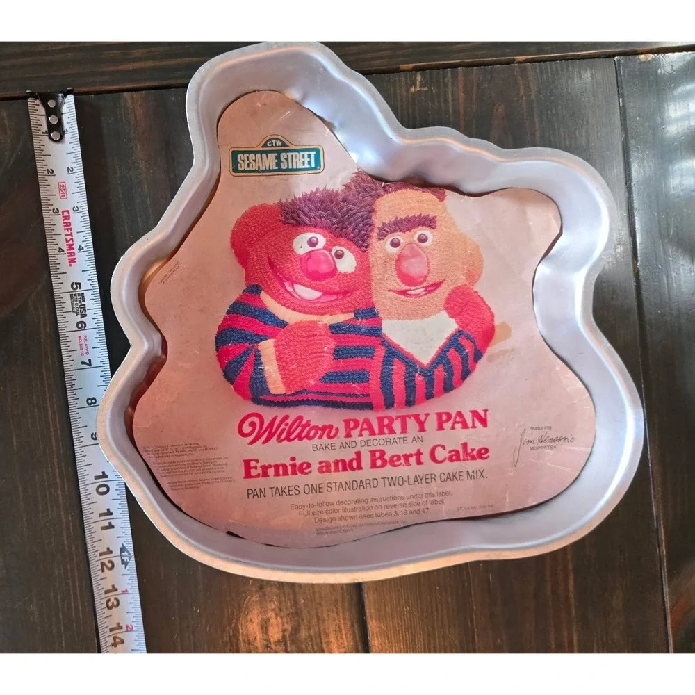Vintage Wilton Sesame Street‎ Ernie and Bert Cake Pan 1977 Aluminum 502-7423